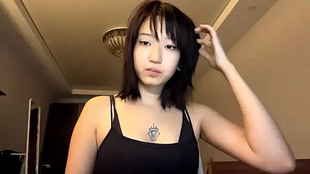 Snapshot of neonami chatting on 07/13/26, 07:18 neonami online show from 07/13/26, 07:18