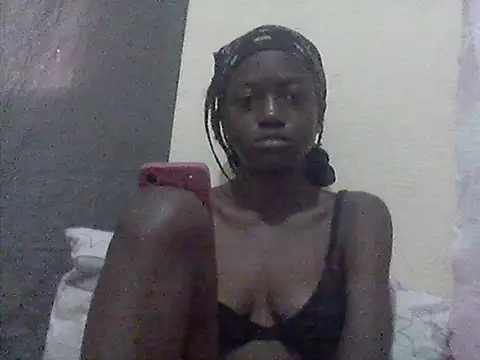 Snapshot of Hot-Ellah chatting on 05/27/26, 03:58 Hot-Ellah online show from 05/27/26, 03:58