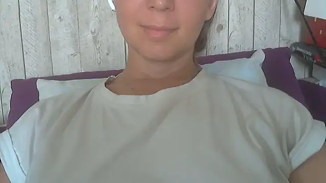 Bella--White online show from 06/10/26, 05:19