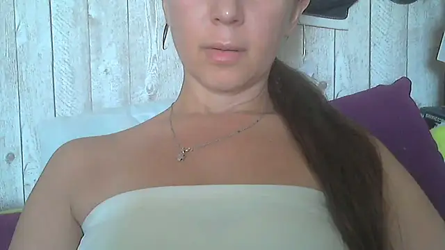 Bella--White online show from 06/05/26, 06:52