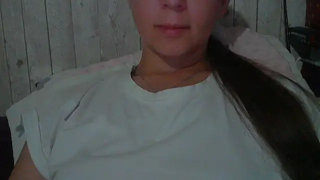 Snapshot of Bella--White chatting on 05/28/26, 05:19 Bella--White online show from 05/28/26, 05:19
