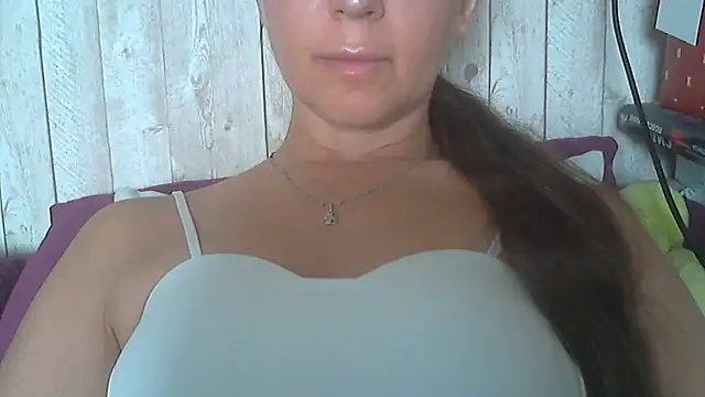 Bella--White online show from 06/04/26, 05:45