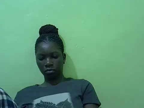 Snapshot of Sweet-Lynn chatting on 06/11/26, 02:53 Sweet-Lynn online show from 06/11/26, 02:53