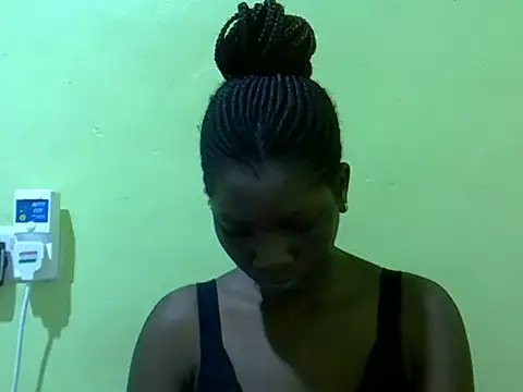 Snapshot of Sweet-Lynn chatting on 06/26/26, 05:13 Sweet-Lynn online show from 06/26/26, 05:13