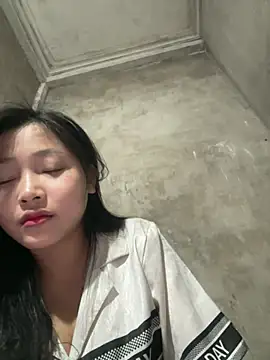 hinami-lo online show from 05/27/26, 02:46