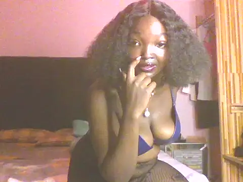 Snapshot of CocoaLush_20 chatting on 06/07/26, 11:43 CocoaLush 20 online show from 06/07/26, 11:43