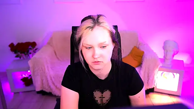 ViolettWoods online show from 07/08/26, 06:14