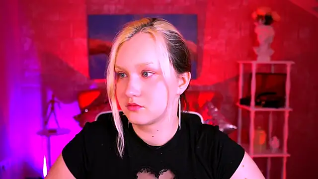 ViolettWoods online show from 06/22/26, 08:11