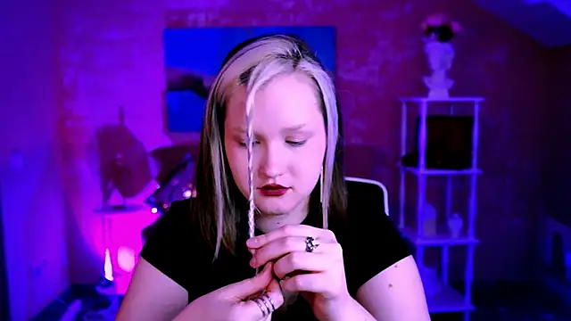 ViolettWoods online show from 06/29/26, 06:31
