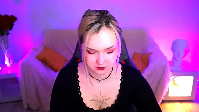 ViolettWoods online show from 06/01/26, 08:25