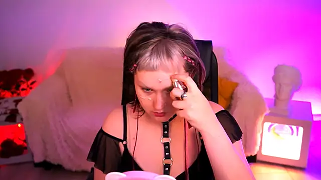 ViolettWoods online show from 07/13/26, 06:24
