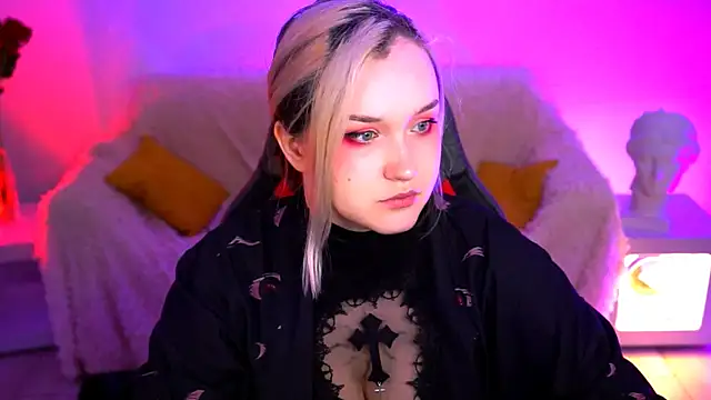 ViolettWoods online show from 05/31/26, 08:09