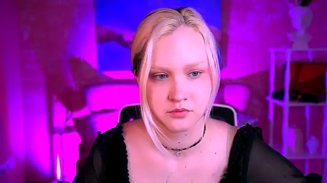 ViolettWoods online show from 06/15/26, 06:13