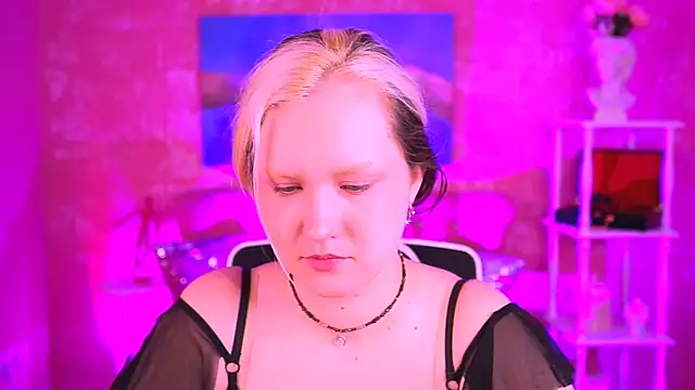 ViolettWoods online show from 06/09/26, 06:14