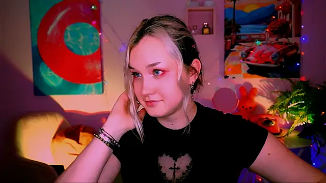 ViolettWoods online show from 05/19/26, 08:32