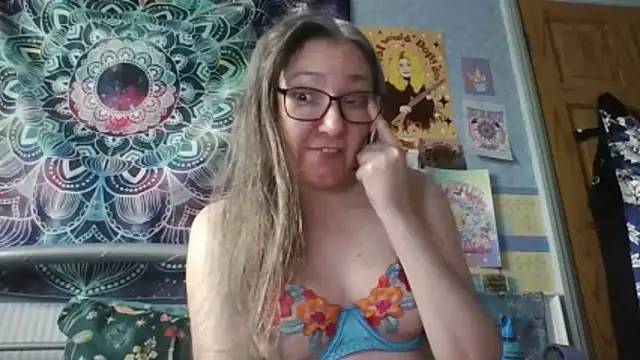 Snapshot of Izzylove47 chatting on 06/10/26, 08:48 Izzylove47 online show from 06/10/26, 08:48