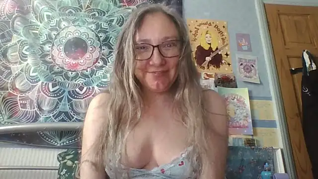 Izzylove47 online show from 05/22/26, 08:12
