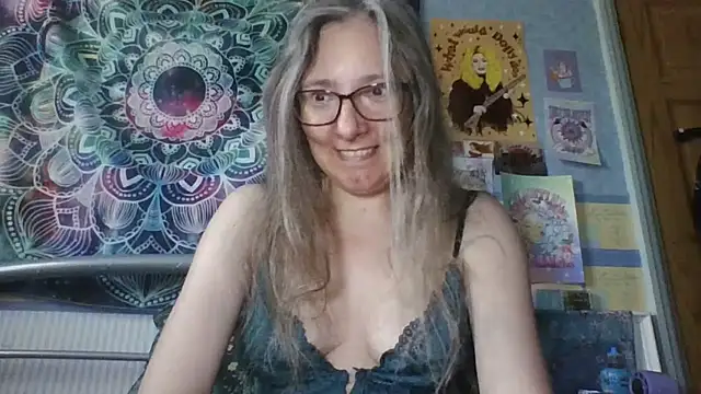 Izzylove47 online show from 05/25/26, 01:10
