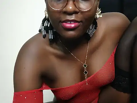 GoldenZuri online show from 06/24/26, 01:04