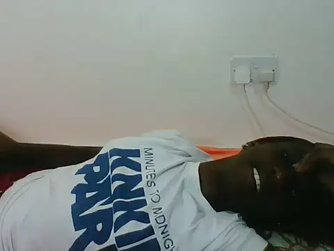 Darkpretty23 online show from 06/04/26, 03:11