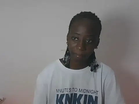 Darkpretty23 online show from 05/25/26, 03:33