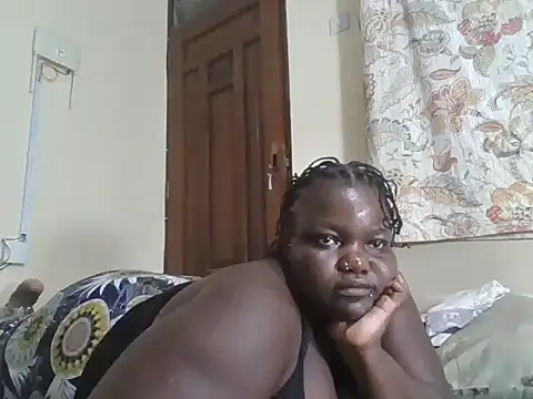 Snapshot of Bigdarkass chatting on 05/19/26, 01:43 Bigdarkass online show from 05/19/26, 01:43