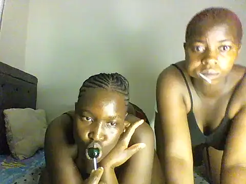 Snapshot of Ebony_sweet_slut chatting on 05/18/26, 03:17 Ebony sweet slut online show from 05/18/26, 03:17