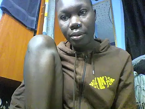 Snapshot of bluevile12 chatting on 06/18/26, 04:12 bluevile12 online show from 06/18/26, 04:12