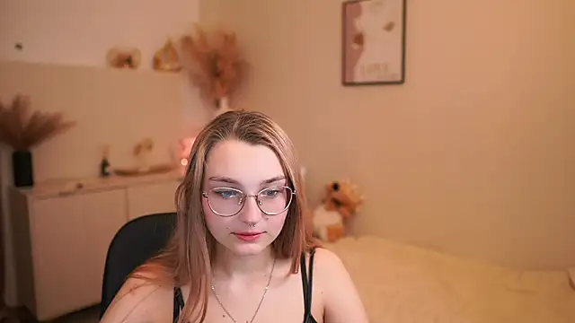 Sophielux18 online show from 05/21/26, 01:19