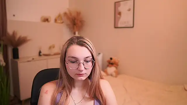 Sophielux18 online show from 05/20/26, 01:19