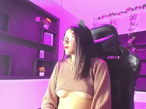 ZoeSmiitt online show from 05/18/26, 03:39
