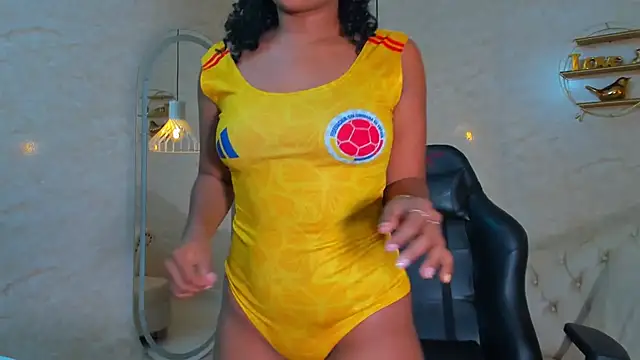 Snapshot of Horny_Curls chatting on 06/28/26, 03:46 Horny Curls online show from 06/28/26, 03:46