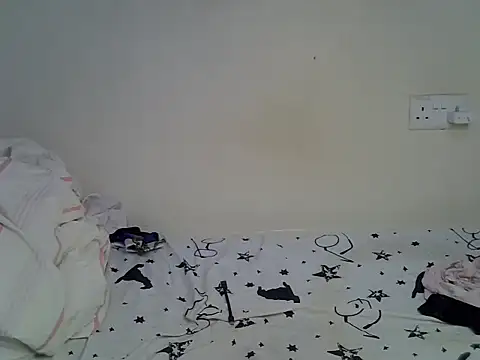 Snapshot of Curvy_nelly1 chatting on 06/30/26, 05:57 Curvy nelly1 online show from 06/30/26, 05:57