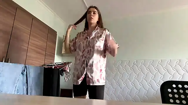 LaurindaStalford online show from 06/04/26, 01:49