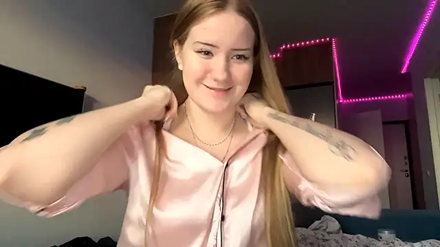 Lisi Kiss  online show from 05/17/26, 05:46