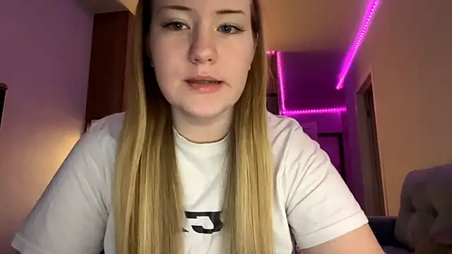 Lisi Kiss  online show from 05/18/26, 06:01