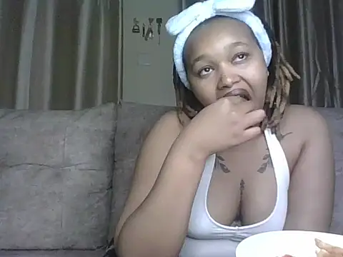 Snapshot of Candy_Tracy chatting on 07/10/26, 08:42 Candy Tracy online show from 07/10/26, 08:42