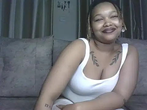Snapshot of Candy_Tracy chatting on 06/18/26, 10:37 Candy Tracy online show from 06/18/26, 10:37