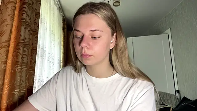 HoneysPiee online show from 05/31/26, 10:10