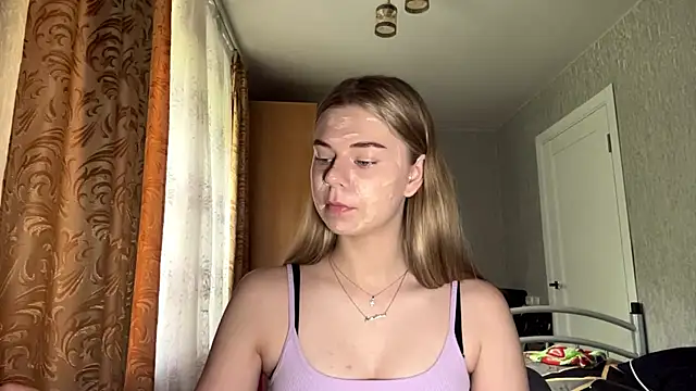 HoneysPiee online show from 06/15/26, 10:59
