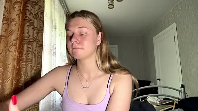 HoneysPiee online show from 06/10/26, 10:05