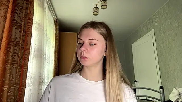 HoneysPiee online show from 06/02/26, 10:04
