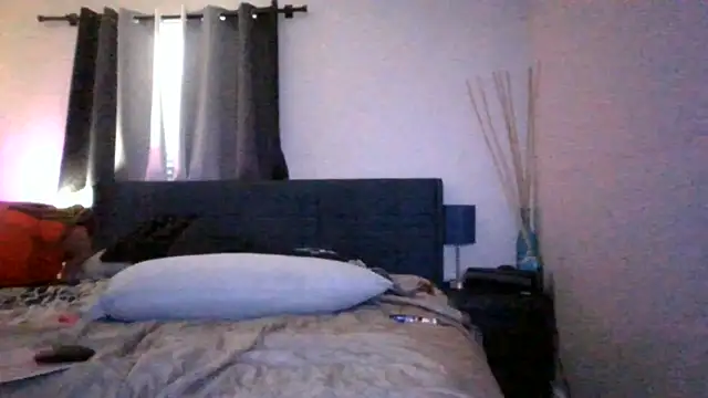 Snapshot of KinkeeKaee chatting on 07/18/26, 11:57 KinkeeKaee online show from 07/18/26, 11:57