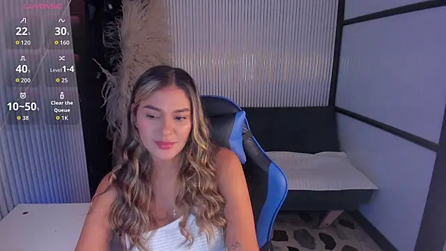 Snapshot of SophieWatson_ chatting on 06/21/26, 11:43 SophieWatson online show from 06/21/26, 11:43
