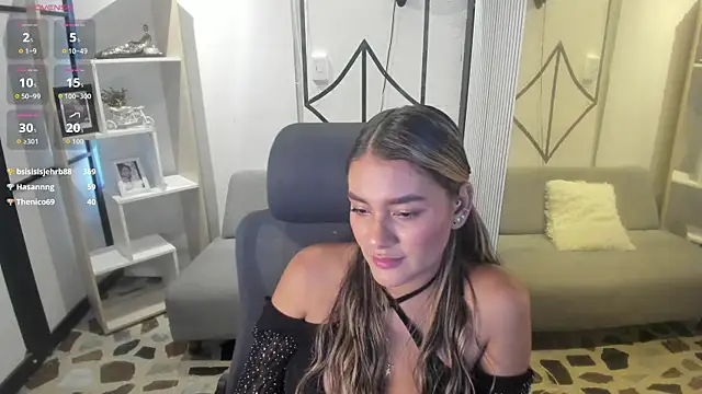 Snapshot of SophieWatson_ chatting on 06/26/26, 04:46 SophieWatson online show from 06/26/26, 04:46