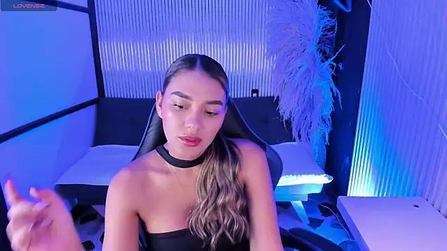 Snapshot of SophieWatson_ chatting on 06/20/26, 01:49 SophieWatson online show from 06/20/26, 01:49