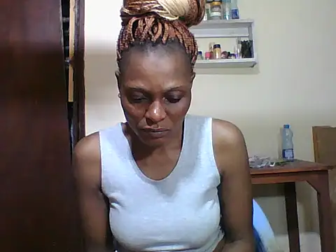 Snapshot of Ebonyqueen4 chatting on 06/04/26, 06:40 Ebonyqueen4 online show from 06/04/26, 06:40