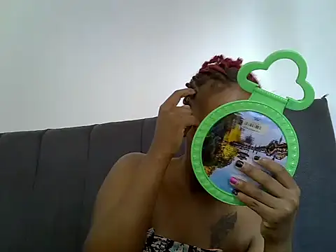 Snapshot of Bianca0011 chatting on 06/18/26, 05:50 Bianca0011 online show from 06/18/26, 05:50