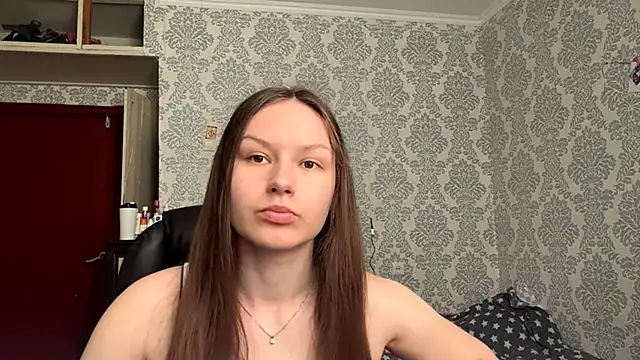 ShaylaChong online show from 05/17/26, 07:08