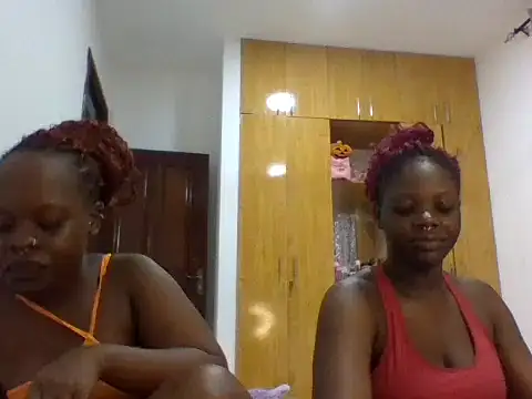 Snapshot of sexybaddies20 chatting on 06/18/26, 10:48 sexybaddies20 online show from 06/18/26, 10:48